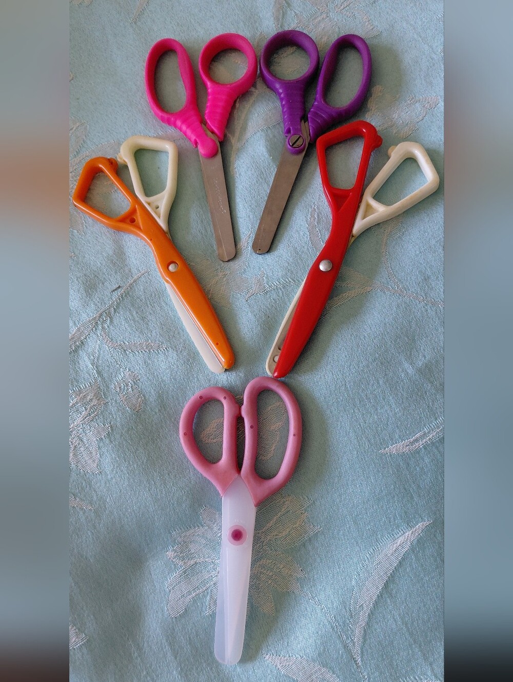 Assorted Color Childrens Safety Scissors Set